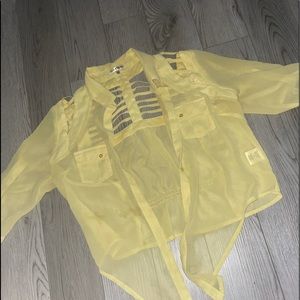 Live 4 truth women’s L yellow top 😍